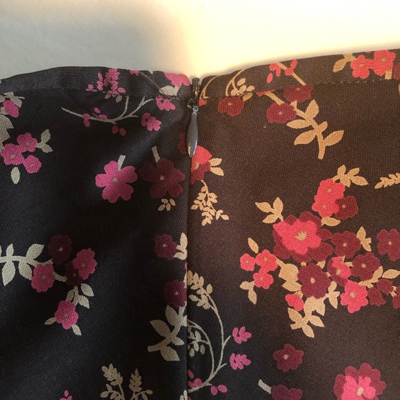 Floral skirt - Picture 3 of 3